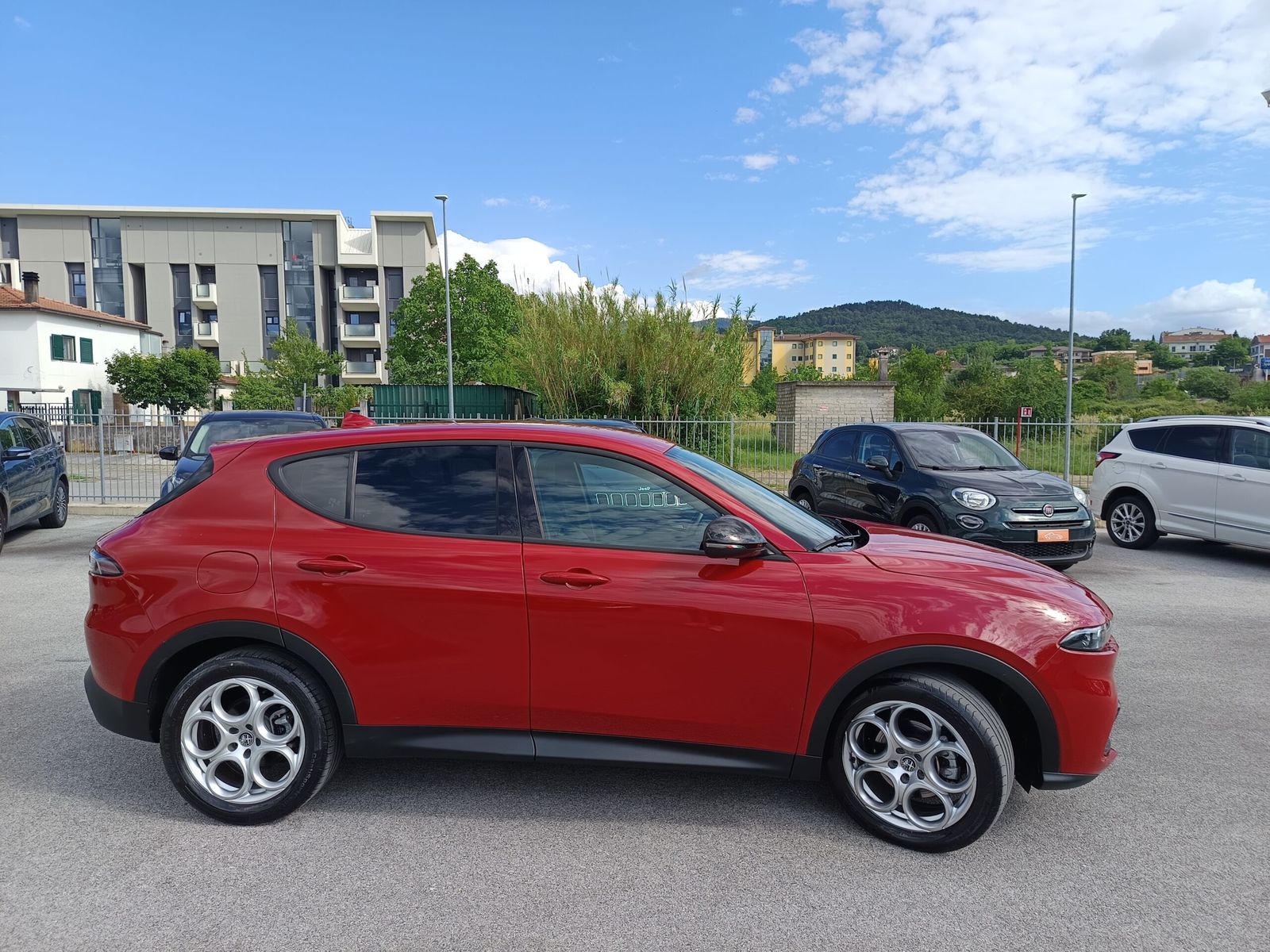 Alfa Romeo Tonale 1.6 Diesel 130 CV Sprint TCT6, vista esterna