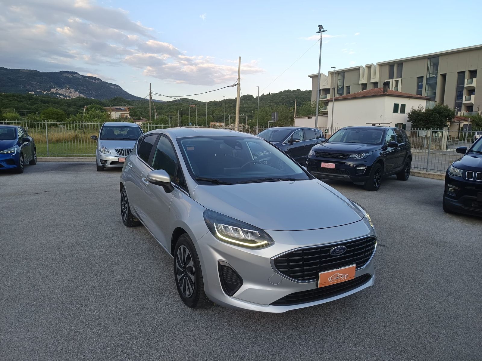 Ford Fiesta 1.1 75 CV Titanium 5 porte, vista esterna