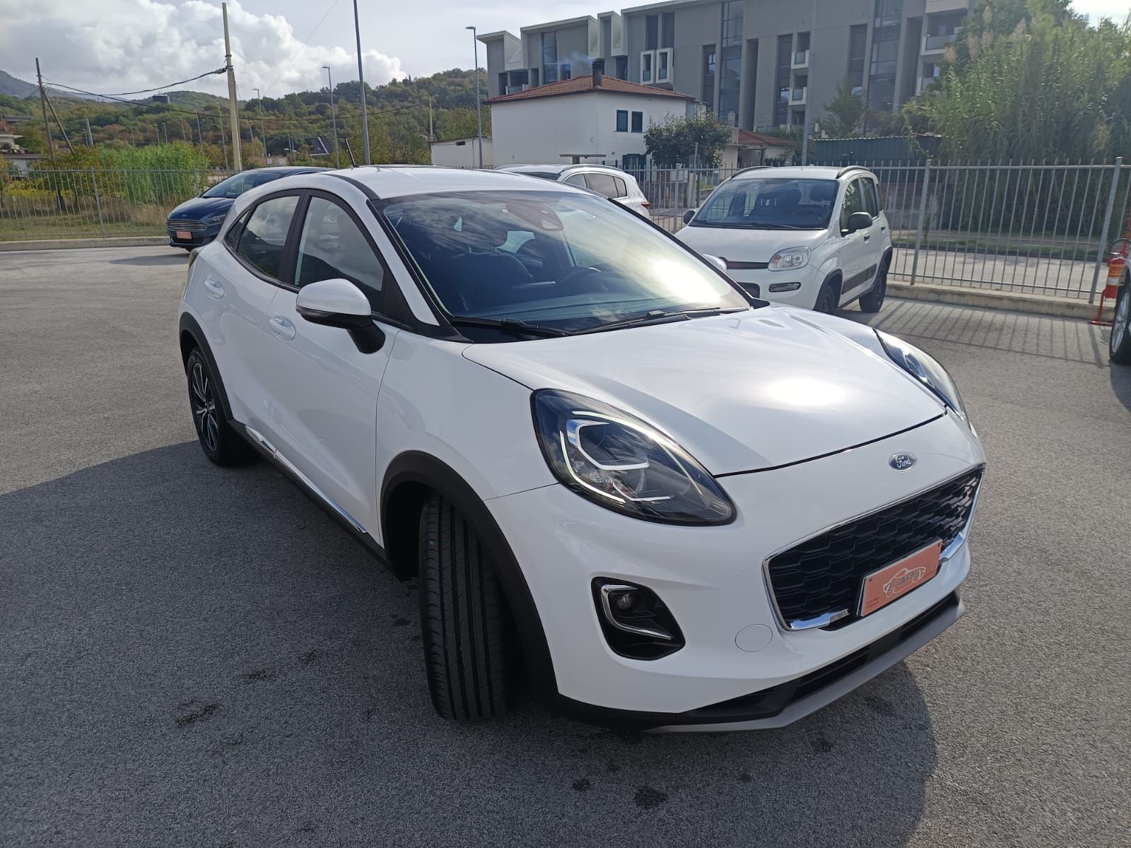 Ford Puma 1.0 EcoBoost Hybrid 125 CV Titanium, vista esterna